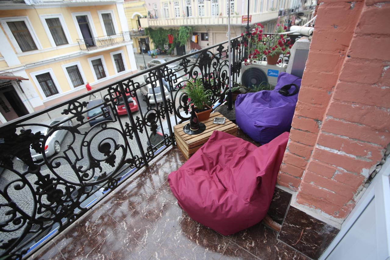 Lilus Hostel Batumi Exterior foto